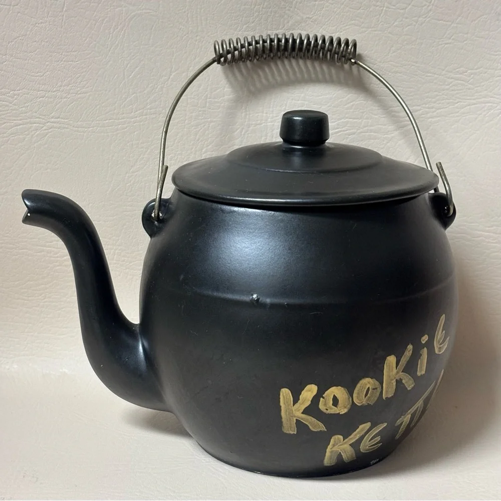Vintage 1960 McCoy Pottery Teapot 